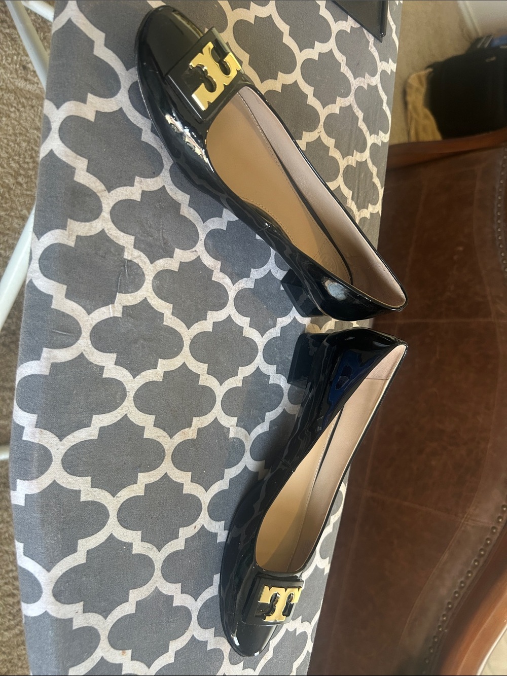 Tory Burch Black Patent Leather Flats with Gold Logo Plaque - Picture 7 of 7